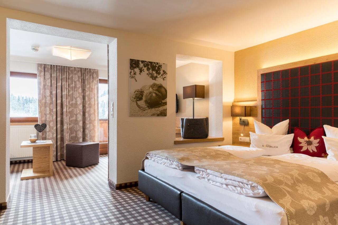 Hotel Sonnblick Sankt Leonhard im Pitztal Bagian luar foto