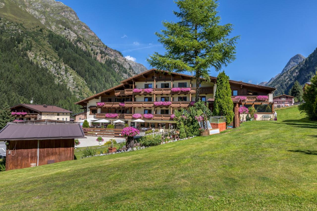 Hotel Sonnblick Sankt Leonhard im Pitztal Bagian luar foto