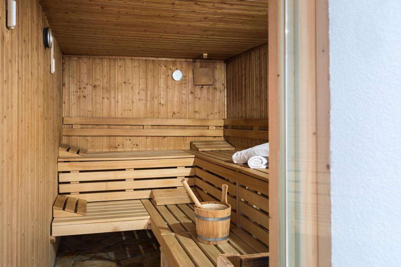 Hotel Sonnblick Sankt Leonhard im Pitztal Bagian luar foto