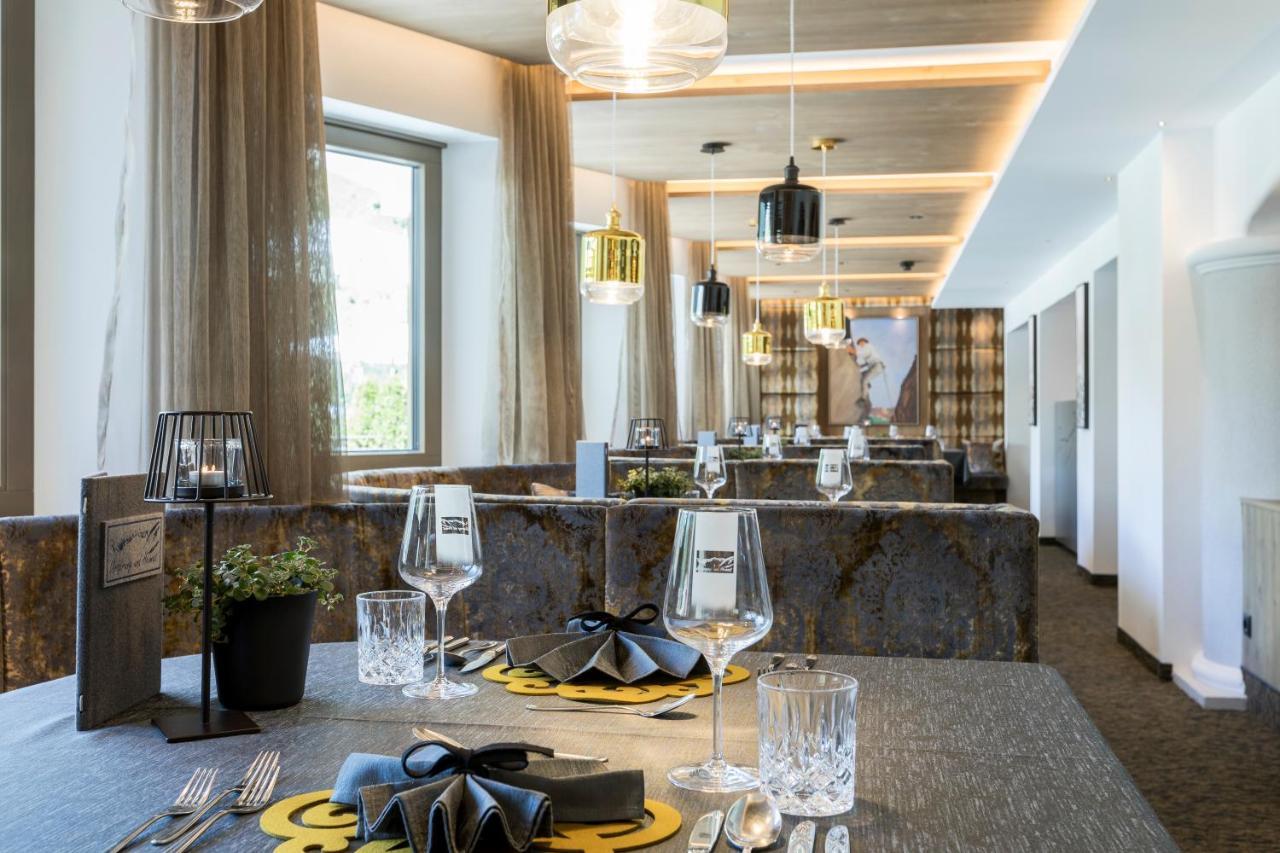 Hotel Sonnblick Sankt Leonhard im Pitztal Bagian luar foto