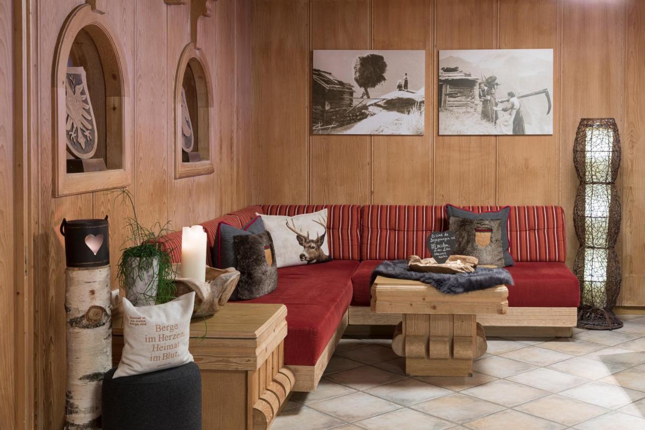 Hotel Sonnblick Sankt Leonhard im Pitztal Bagian luar foto