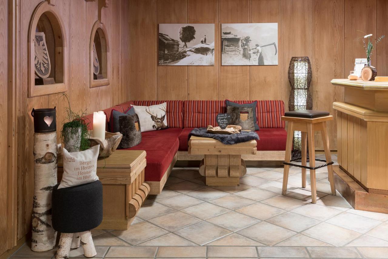 Hotel Sonnblick Sankt Leonhard im Pitztal Bagian luar foto