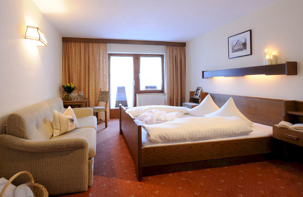 Hotel Sonnblick Sankt Leonhard im Pitztal Bagian luar foto