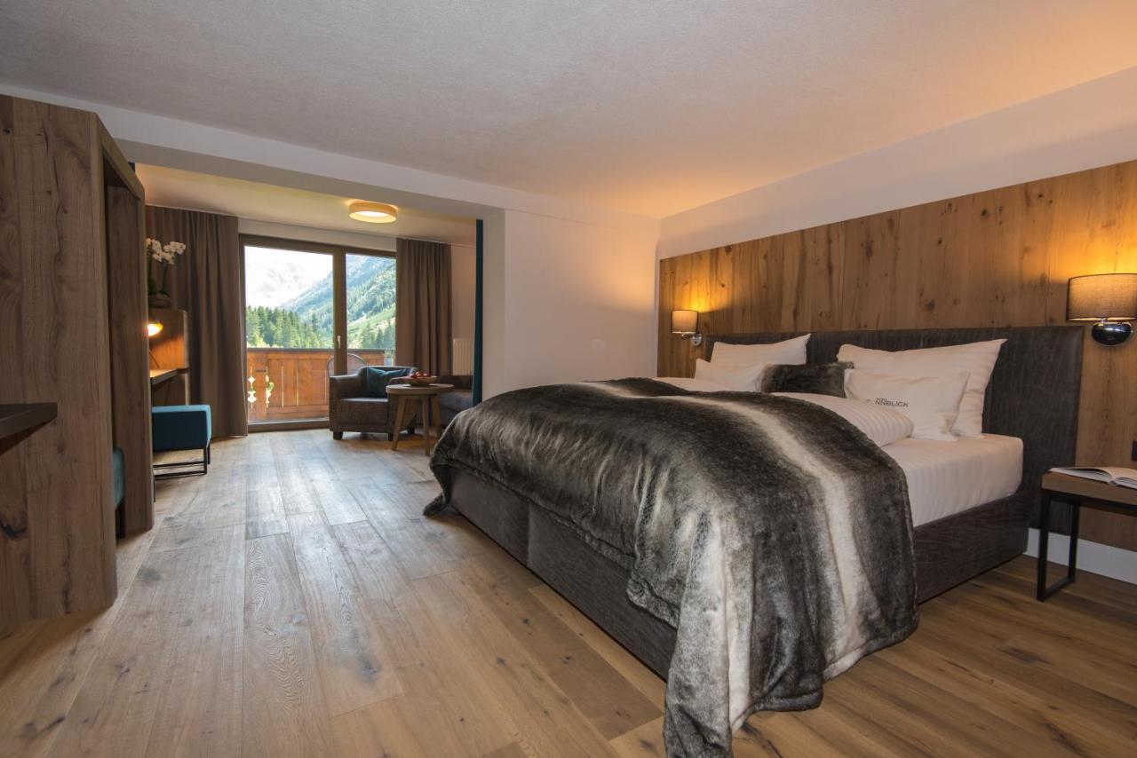 Hotel Sonnblick Sankt Leonhard im Pitztal Bagian luar foto